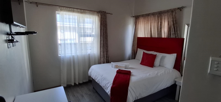 8 Bedroom Property for Sale in Southernwood Eastern Cape